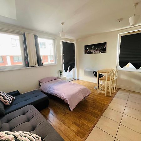 London Modern Flat Near Transports Apartment Exterior photo