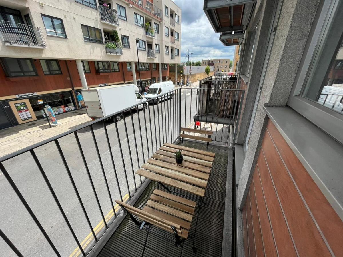 London Modern Flat Near Transports Apartment Exterior photo